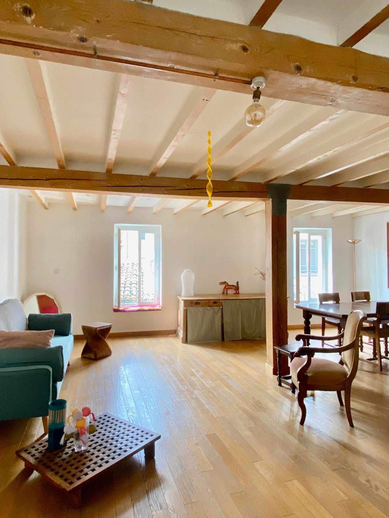 Apartment Medieval Avignon, Calm, Stunning & Spacious 60m2 *