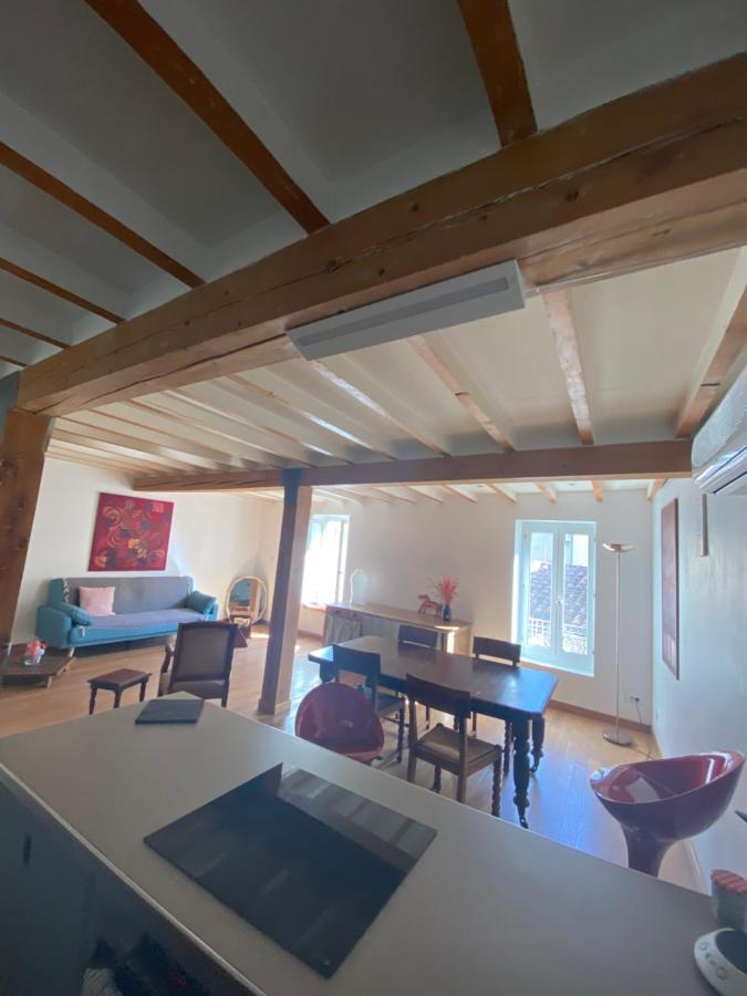 Medieval Avignon, Calm, Stunning & Spacious 60m2 *
