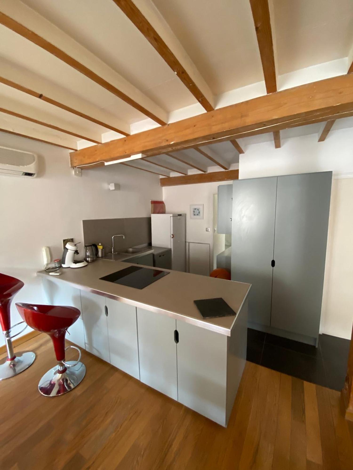 Medieval Avignon, Calm, Stunning & Spacious 60m2 Avignon